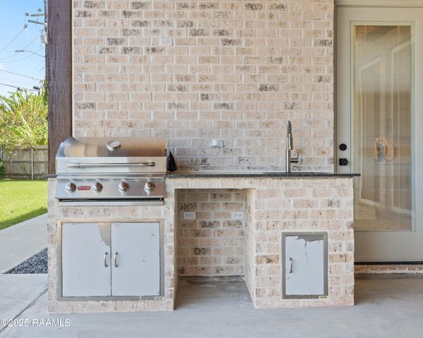 207 Barkhill Drive, Lafayette, LA 70508