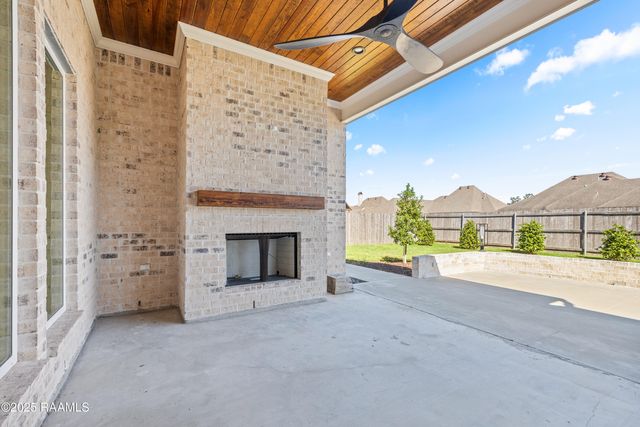 207 Barkhill Drive, Lafayette, LA 70508