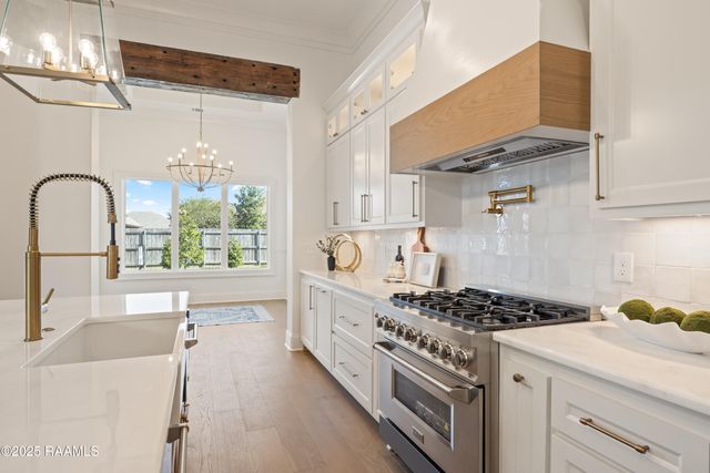 207 Barkhill Drive, Lafayette, LA 70508