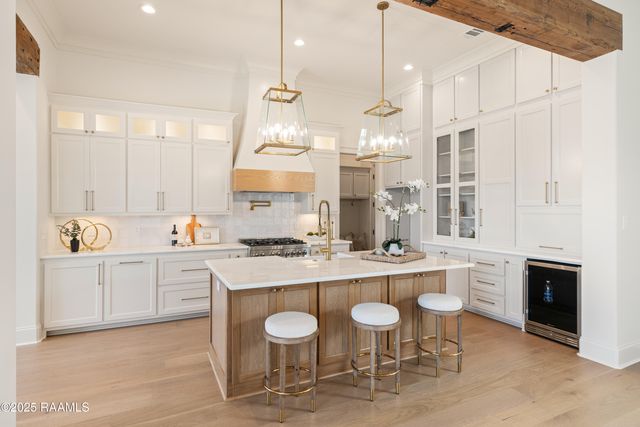 207 Barkhill Drive, Lafayette, LA 70508