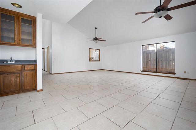 2400 Northwood Lane, Edmond, OK 73013