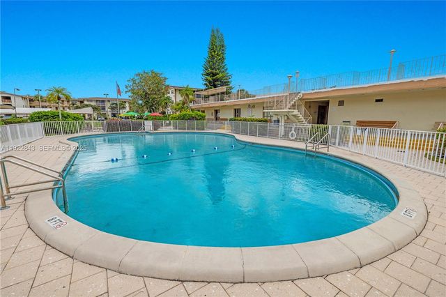 16750 NE 14th Ave 308, Miami, FL 33162