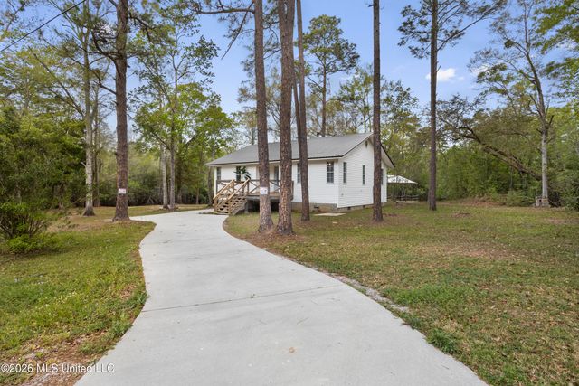 3401 Goldenrod Avenue, Moss Point, MS 39562