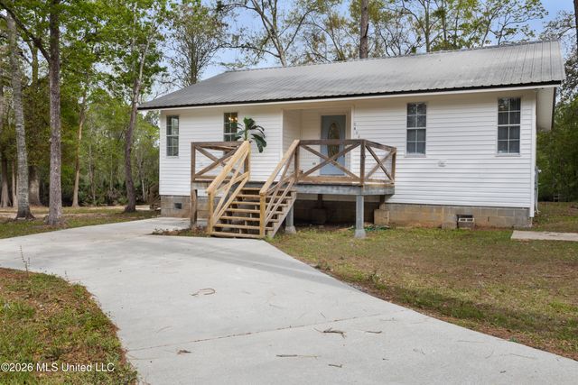 3401 Goldenrod Avenue, Moss Point, MS 39562