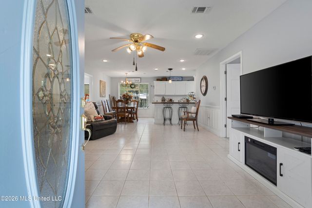 3401 Goldenrod Avenue, Moss Point, MS 39562