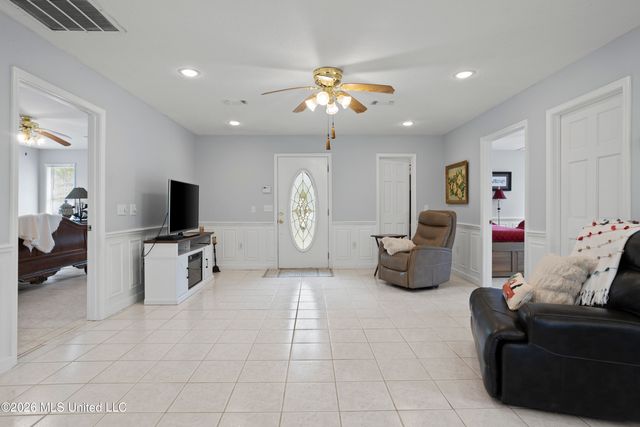 3401 Goldenrod Avenue, Moss Point, MS 39562