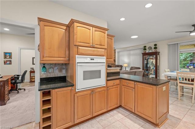 434 Yachtsmans Point Drive, Lexington, NC 27292