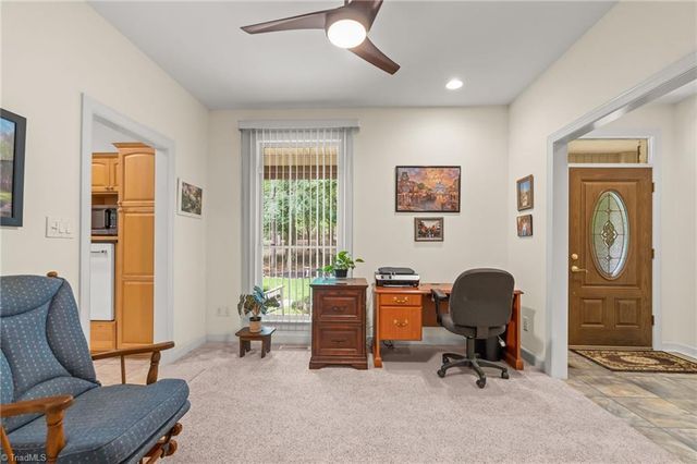 434 Yachtsmans Point Drive, Lexington, NC 27292