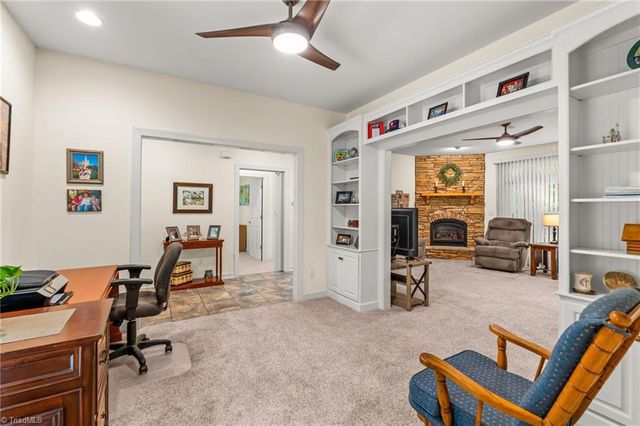 434 Yachtsmans Point Drive, Lexington, NC 27292