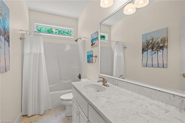 434 Yachtsmans Point Drive, Lexington, NC 27292
