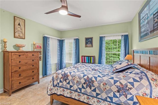 434 Yachtsmans Point Drive, Lexington, NC 27292