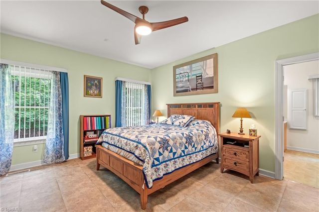 434 Yachtsmans Point Drive, Lexington, NC 27292