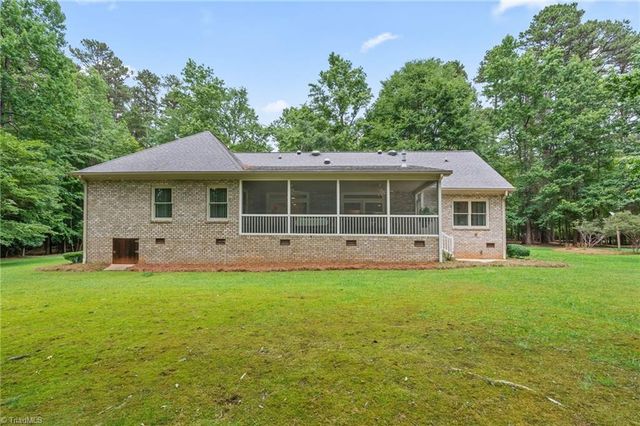 434 Yachtsmans Point Drive, Lexington, NC 27292