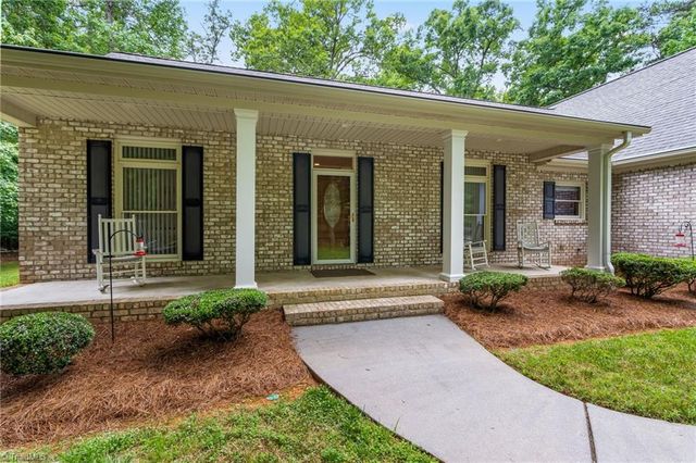 434 Yachtsmans Point Drive, Lexington, NC 27292