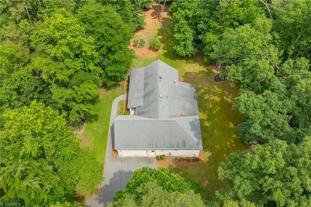 434 Yachtsmans Point Drive, Lexington, NC 27292