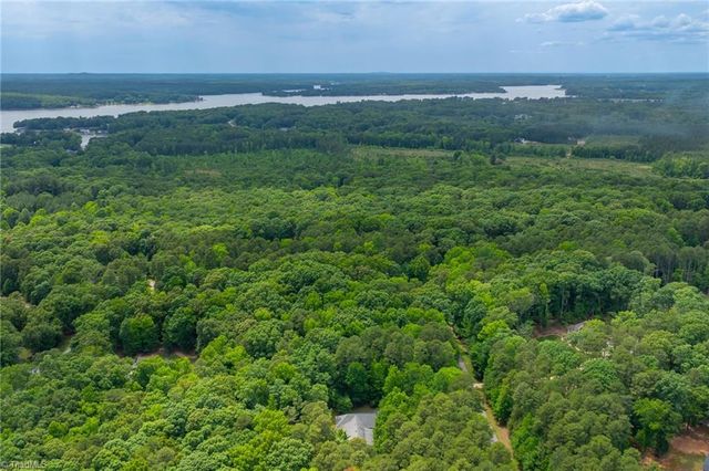 434 Yachtsmans Point Drive, Lexington, NC 27292