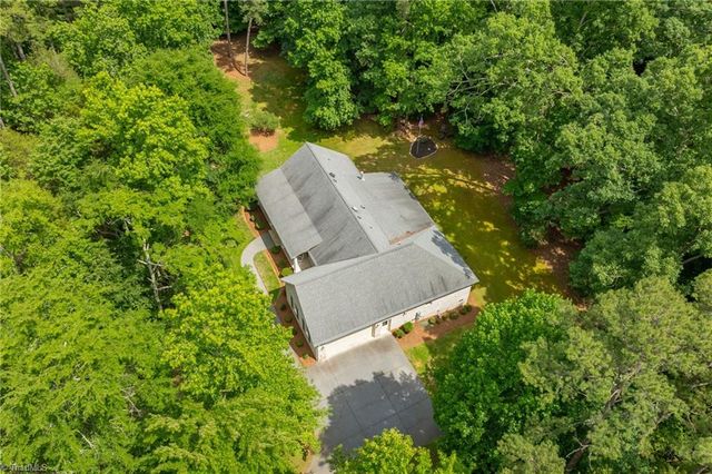 434 Yachtsmans Point Drive, Lexington, NC 27292