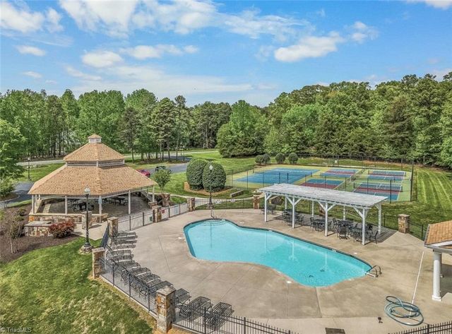 434 Yachtsmans Point Drive, Lexington, NC 27292