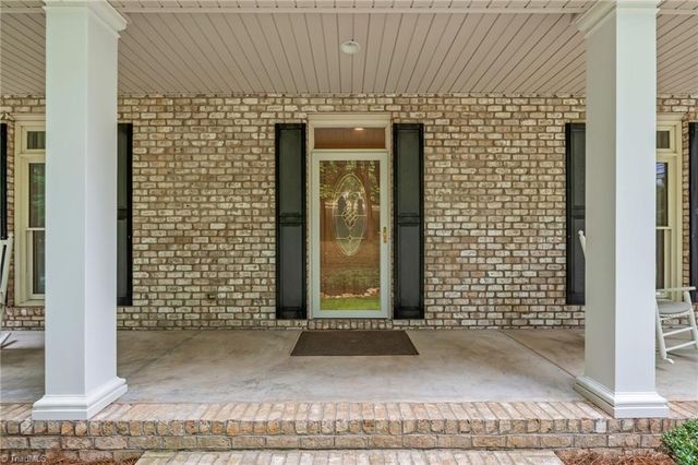 434 Yachtsmans Point Drive, Lexington, NC 27292