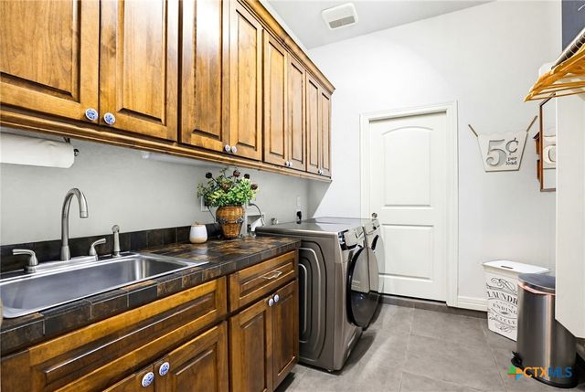 8211 Wild Wind Park, San Antonio, TX 78266