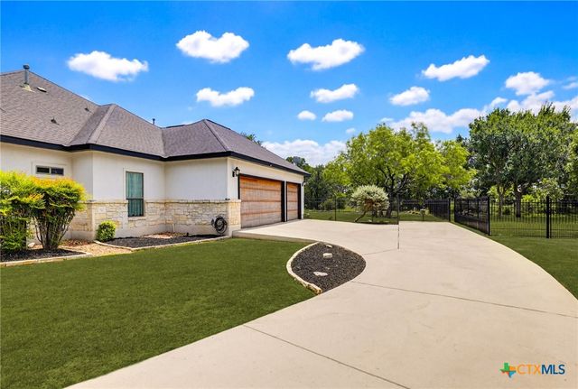 8211 Wild Wind Park, San Antonio, TX 78266