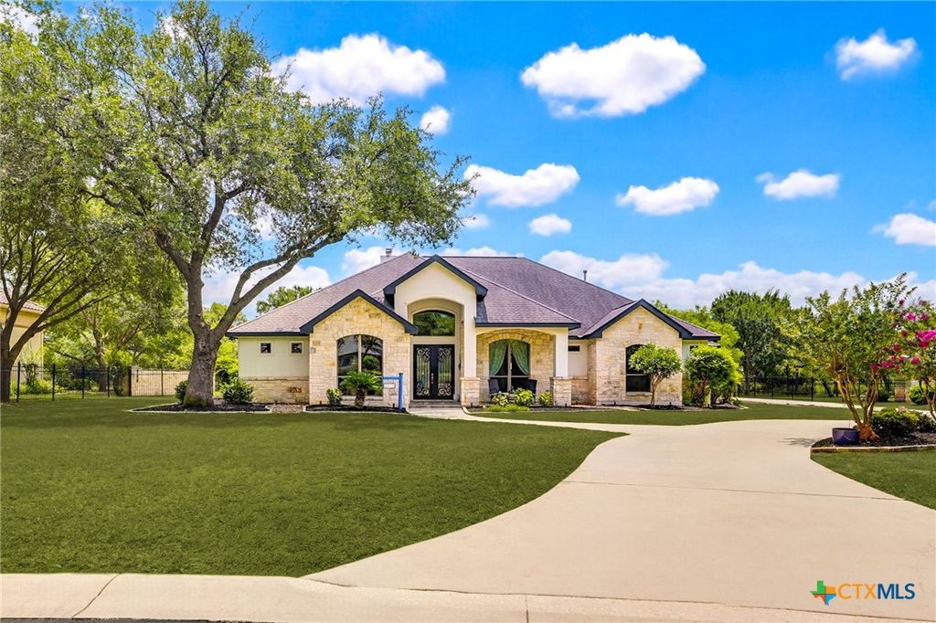 8211 Wild Wind Park, San Antonio, TX 78266