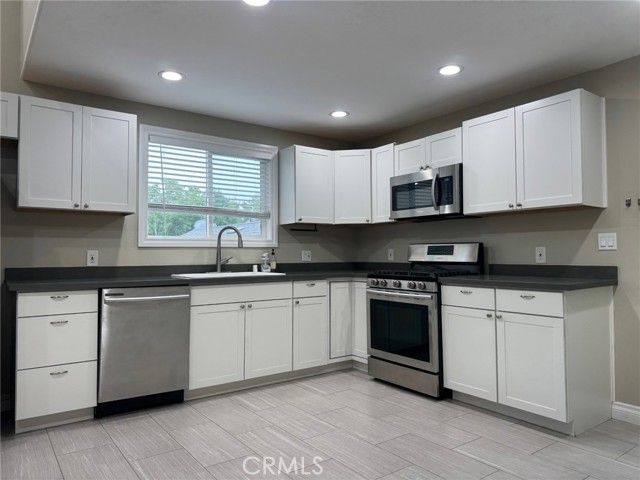 16357 Vintage Street, North Hills (los Angeles), CA 91343