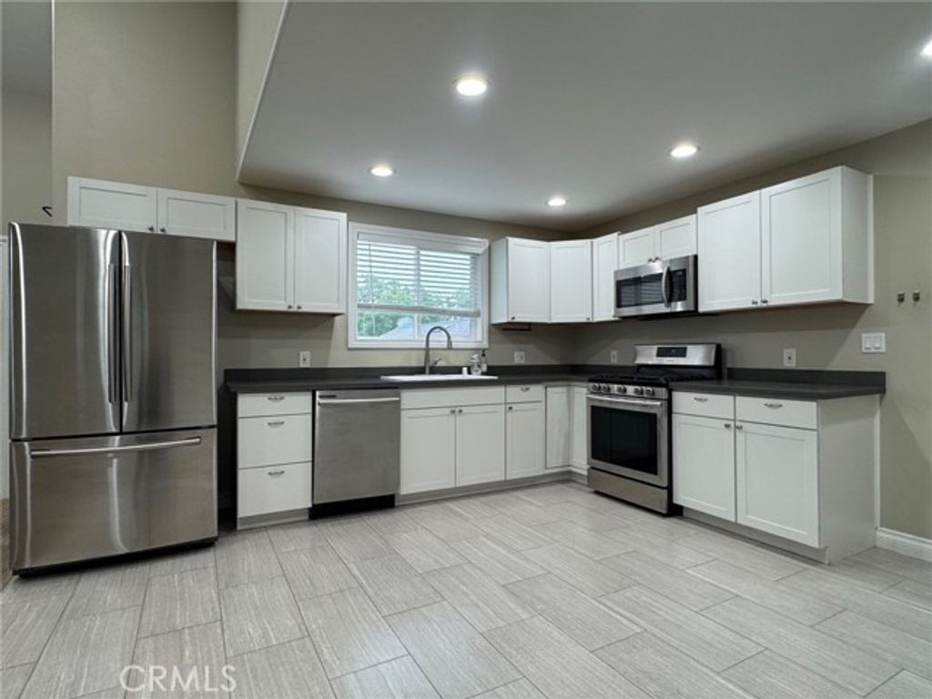 16357 Vintage Street, North Hills (los Angeles), CA 91343