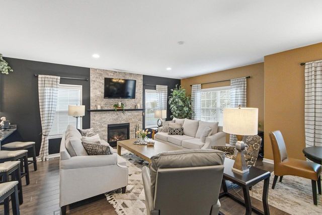 404 Bella Way, Sun Prairie, WI 53590
