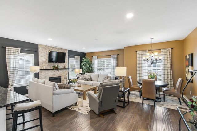 404 Bella Way, Sun Prairie, WI 53590