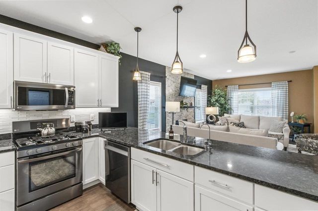 404 Bella Way, Sun Prairie, WI 53590