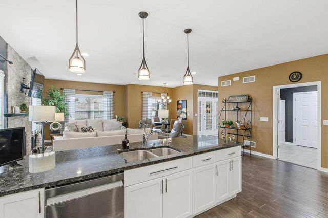 404 Bella Way, Sun Prairie, WI 53590