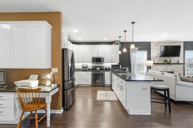 404 Bella Way, Sun Prairie, WI 53590