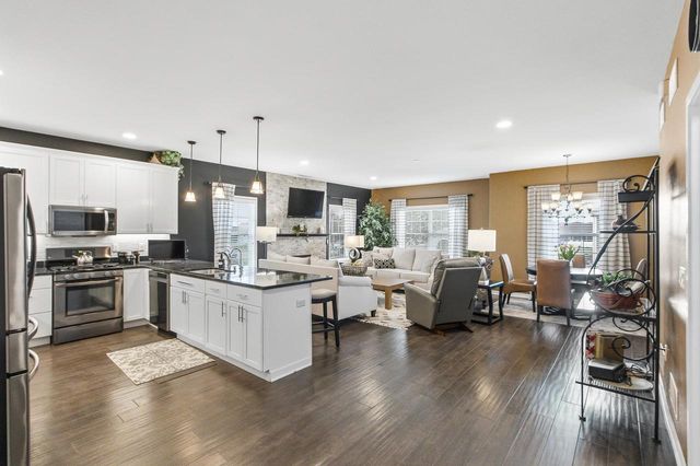 404 Bella Way, Sun Prairie, WI 53590