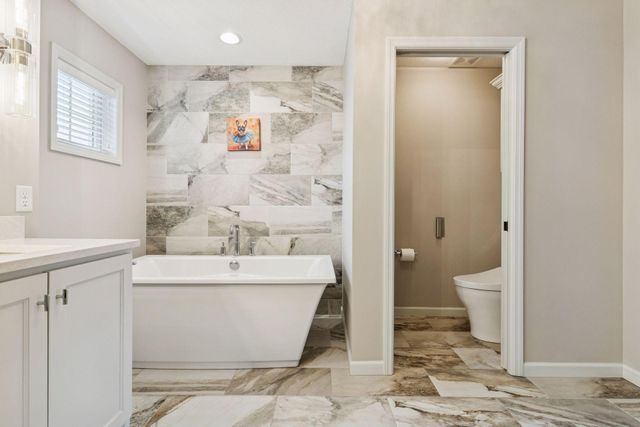 5855 Zanzibar Lane N, Plymouth, MN 55446