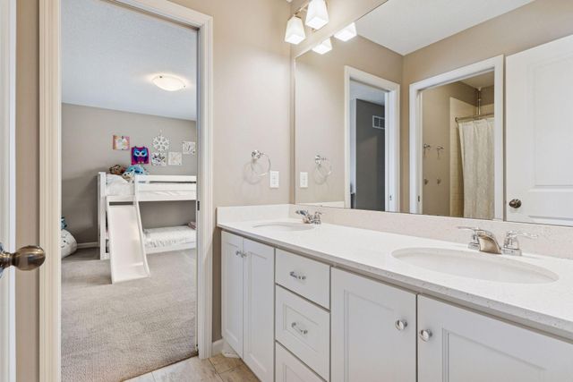 5855 Zanzibar Lane N, Plymouth, MN 55446