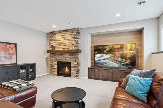 5855 Zanzibar Lane N, Plymouth, MN 55446