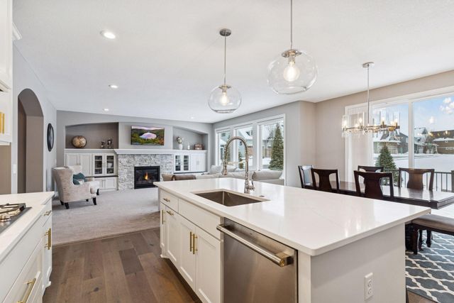 5855 Zanzibar Lane N, Plymouth, MN 55446