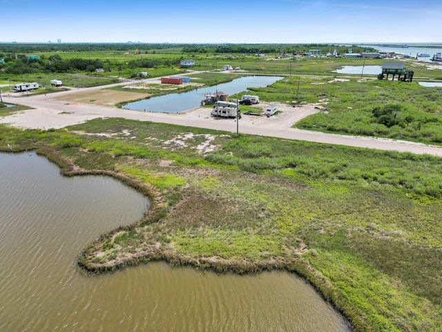 1422 Bahama Lane, Port Bolivar, TX 77650