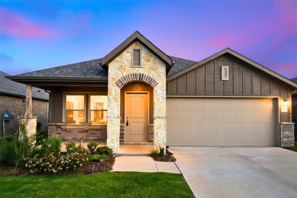 113 Brookline Drive, Terrell, TX 75160