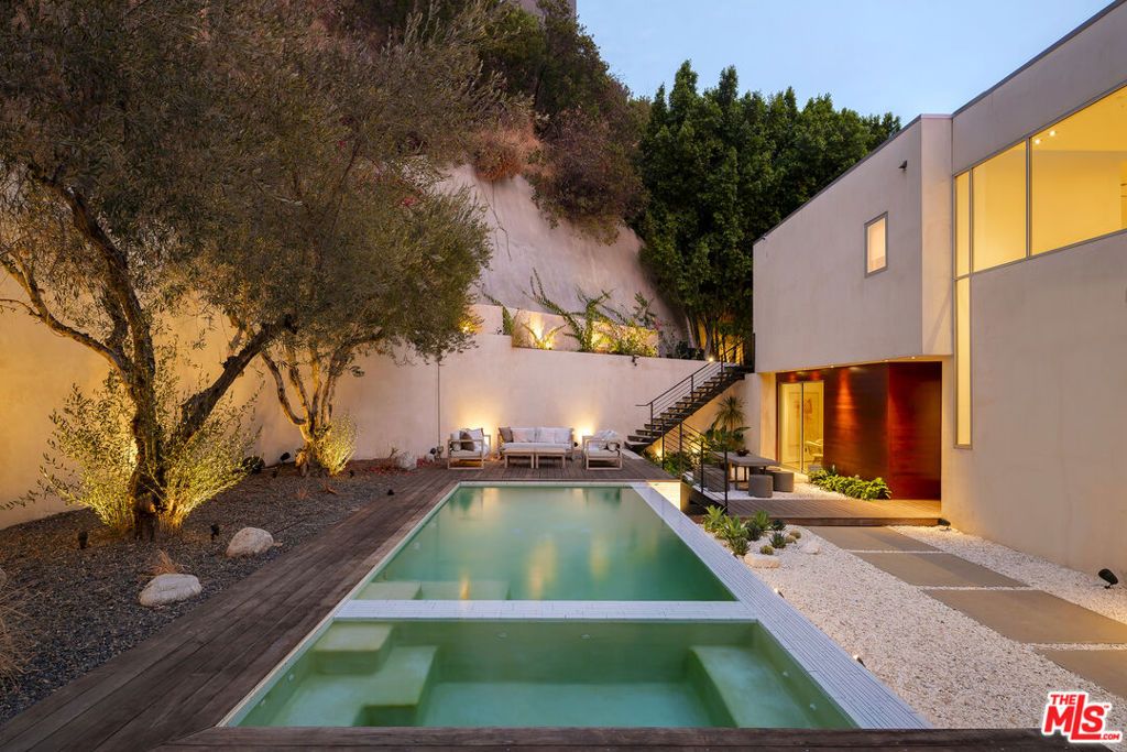 1700 Queens Court, Los Angeles, CA 90069 — exterior