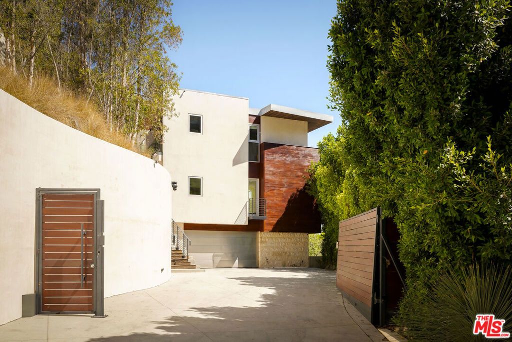 1700 Queens Court, Los Angeles, CA 90069 — photo 3