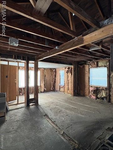 1034 W Bergin Avenue, Flint, MI 48507