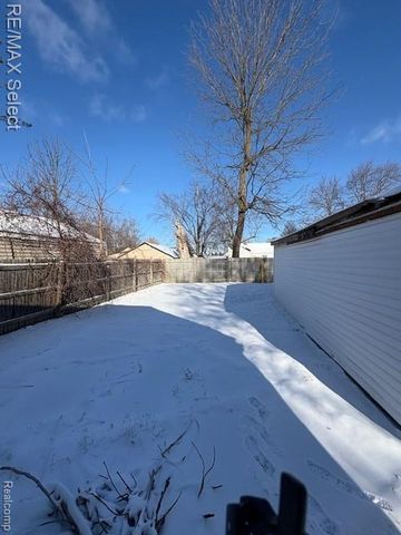 1034 W Bergin Avenue, Flint, MI 48507