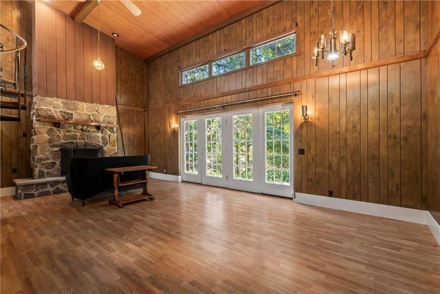 16550 Bluebird Way, Gravette, AR 72736