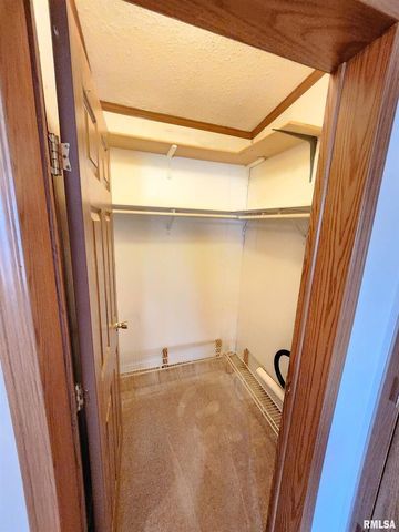 37 JANET Street, Murphysboro, IL 62966