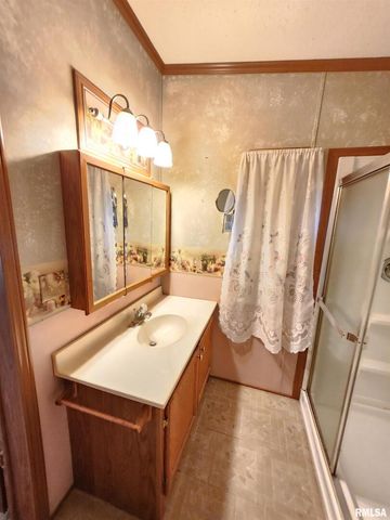 37 JANET Street, Murphysboro, IL 62966