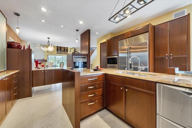 7716 CLUB LANE, Sarasota, FL 34238