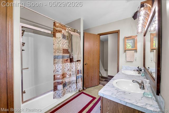 4445 E Hill Road, Grand Blanc, MI 48439