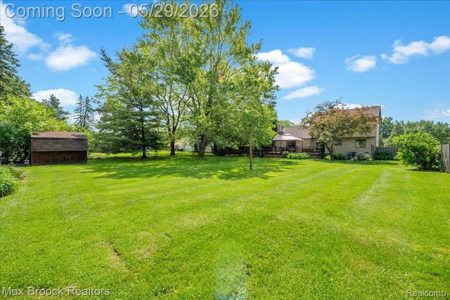 4445 E Hill Road, Grand Blanc, MI 48439